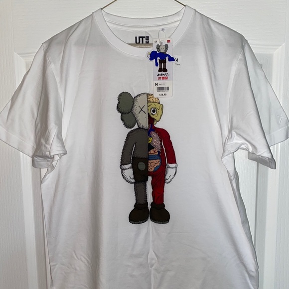 SOLD KAWS x Uniqlo UT Tee - Picture 1 of 1